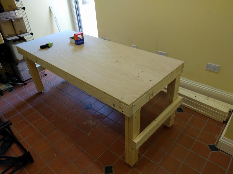 Bottom side of workbench complete with tabletop